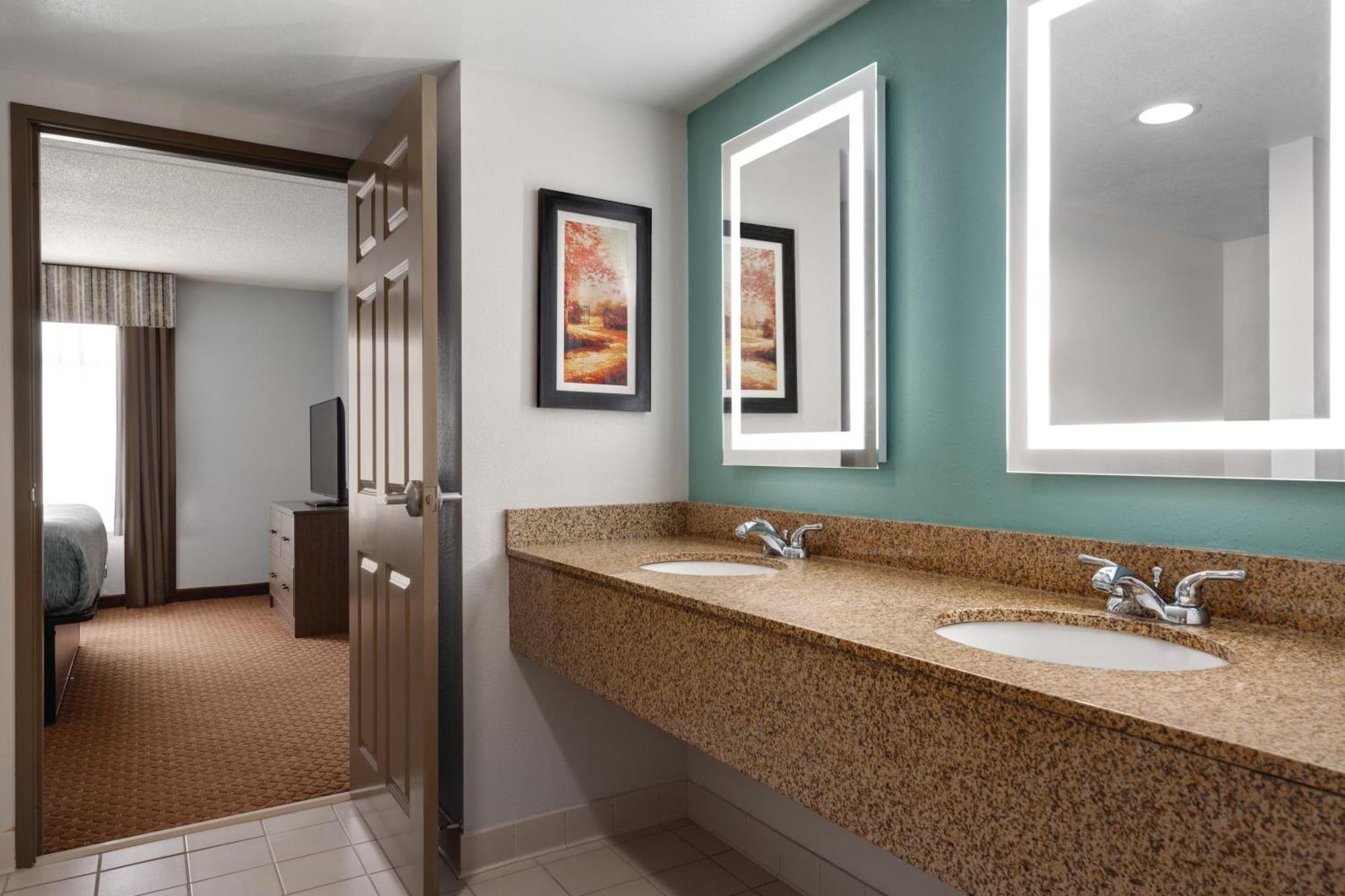 Wingate By Wyndham Louisville East Exteriör bild