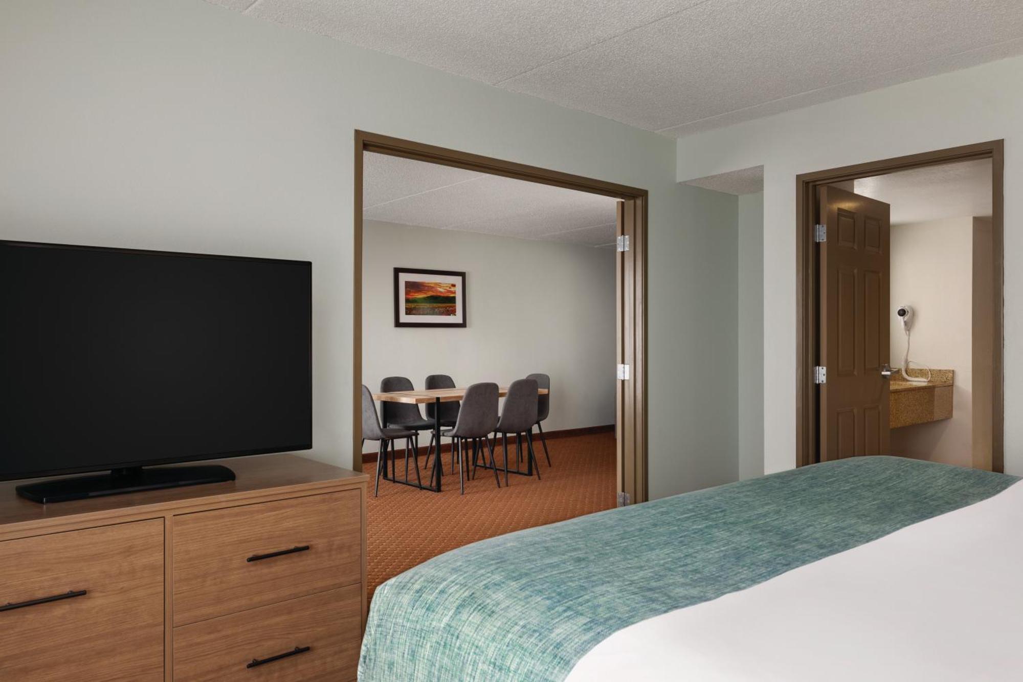 Wingate By Wyndham Louisville East Exteriör bild