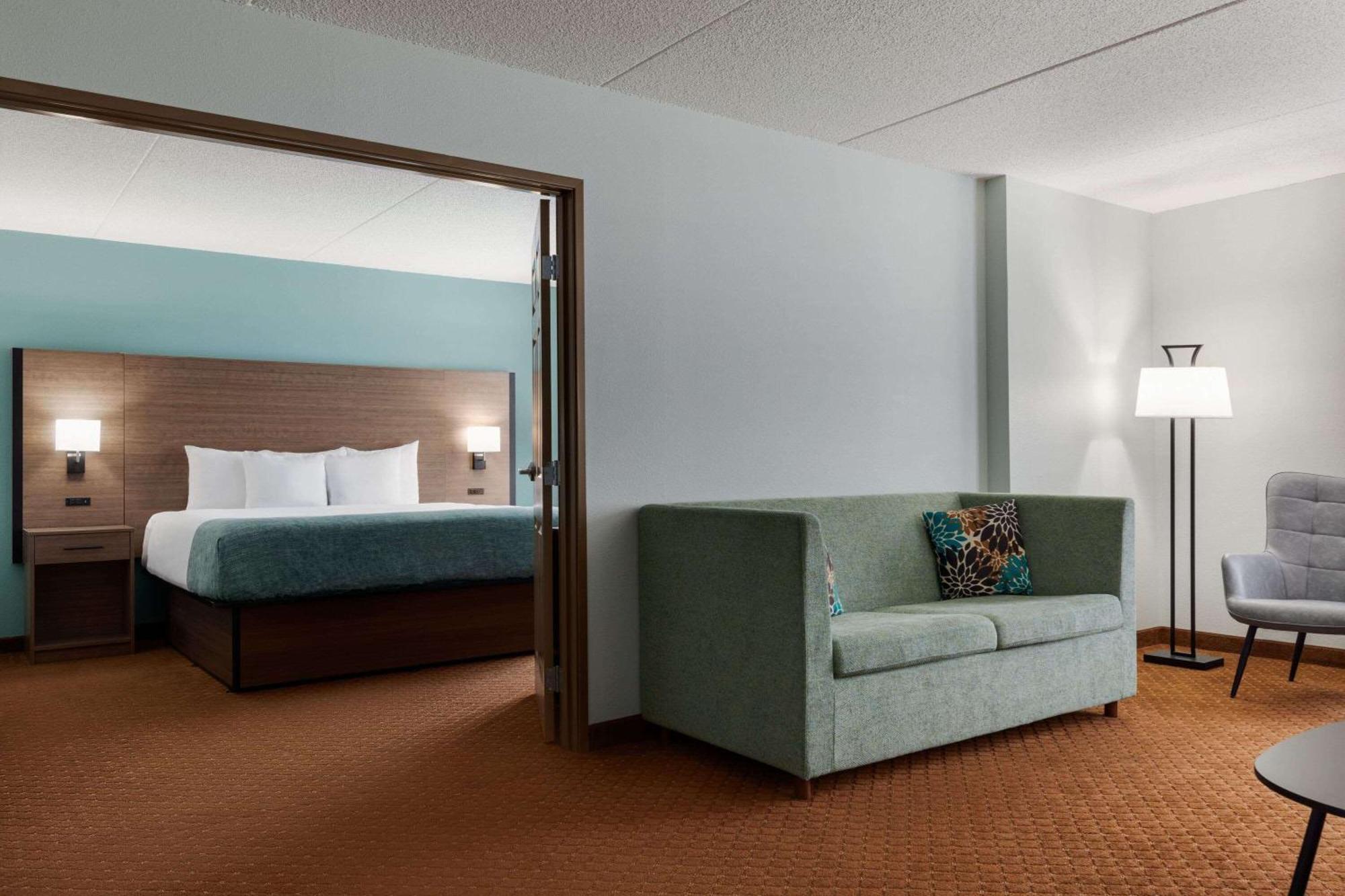 Wingate By Wyndham Louisville East Exteriör bild